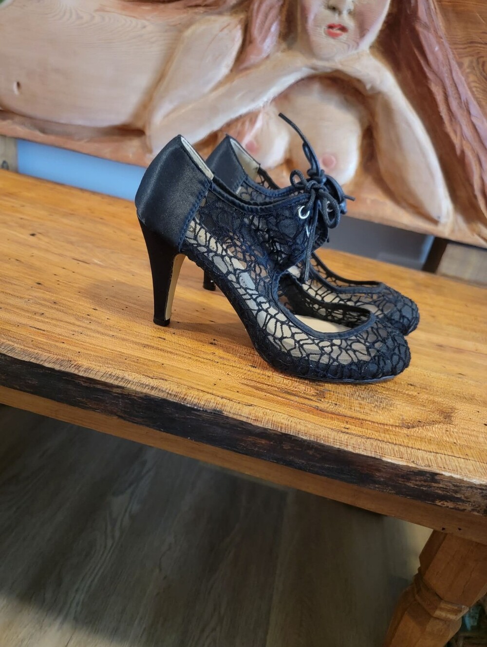 Chase & Chloe Size 5.5 Black Lace 3.5" Heels. Lace-up Ankle Strap For Secure Fit